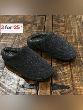 Amazon Women's Gray Slippers